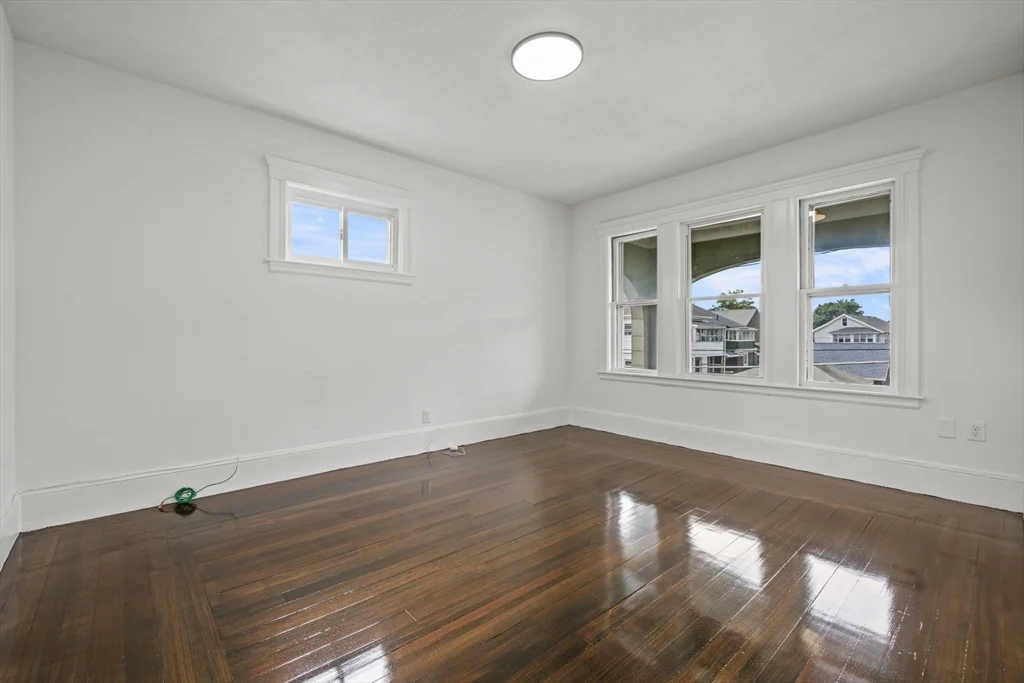 2 bed, 1 bath apartment for rent at 55 Surrey St Unit 1, Glenwood — photo 16 of 24