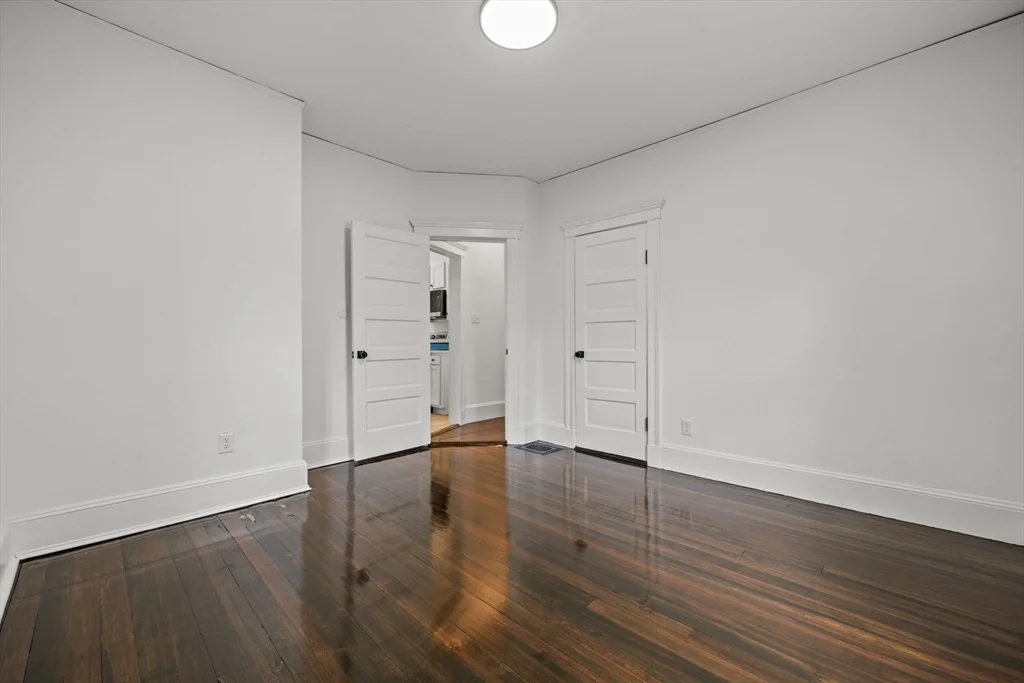 2 bed, 1 bath apartment for rent at 55 Surrey St Unit 2, Glenwood — photo 7 of 22