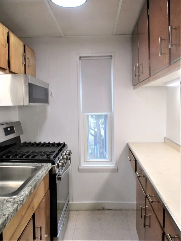 1 bed, 1 bath apartment for rent at 55 Sydney St Unit 2, Ten Hills — photo 5 of 11