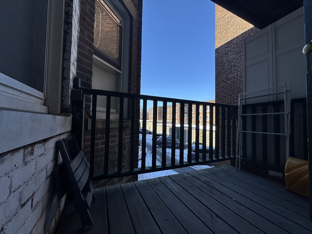 Studio bed, 1 bath apartment for rent at 55 Thatcher Unit 3A, Coolidge Corner — photo 4 of 5