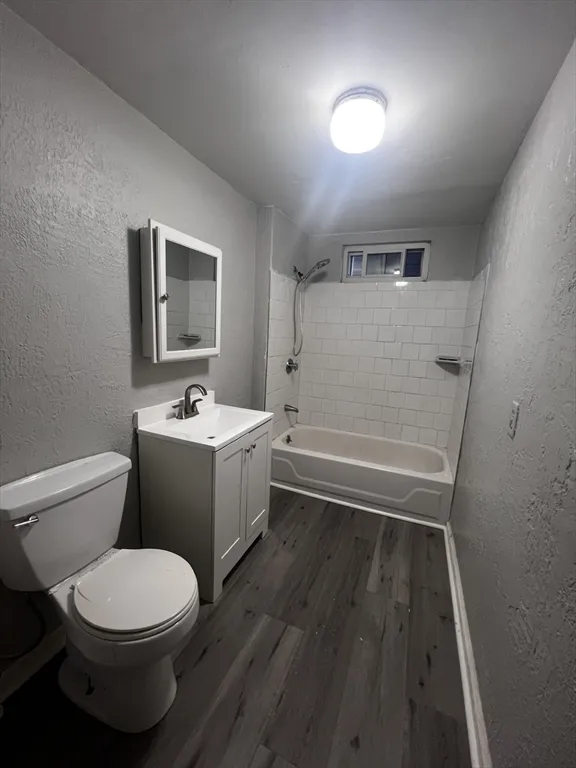 3 bed, 1 bath apartment for rent at 55 Vernon St Unit 2, Worcester — photo 4 of 10