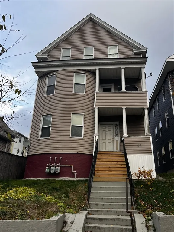 3 bed, 1 bath apartment for rent at 55 Vernon St Unit 2, Worcester — photo 1 of 10