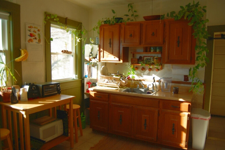 3 bed, 1 bath apartment for rent at 55 Victoria St Unit 1, West Somerville — photo 5 of 19