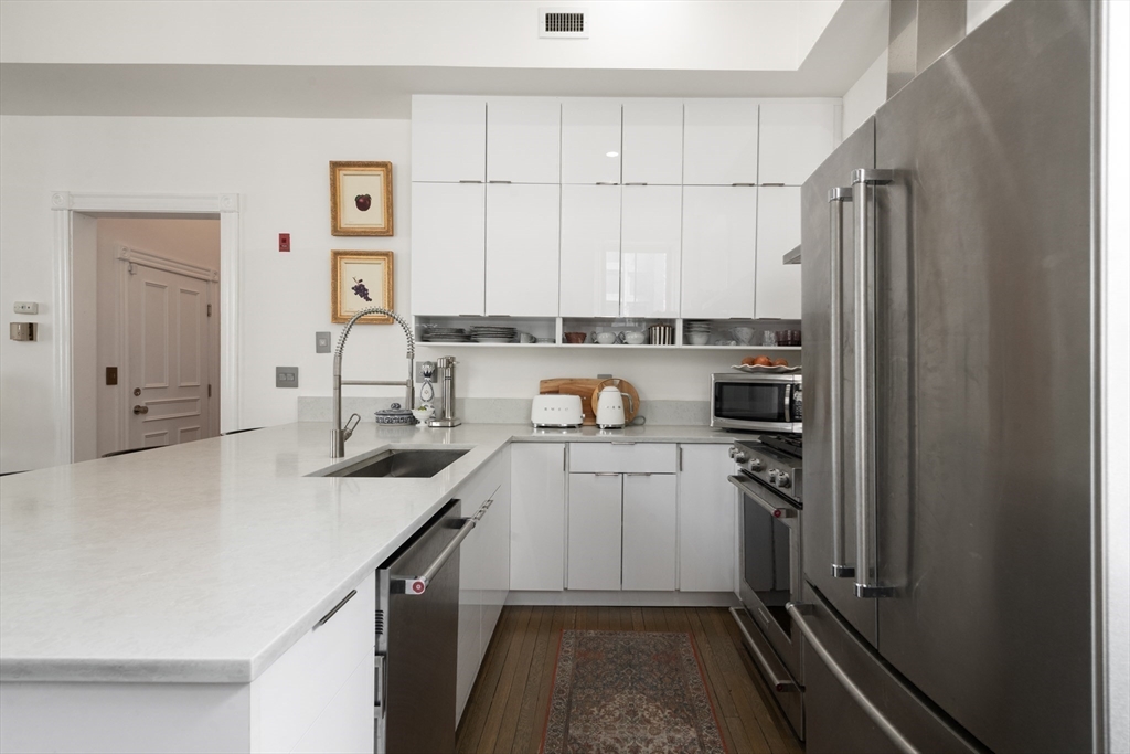 2 bed, 2 bath apartment for rent at 55 W Broadway Unit 3, South Boston — photo 6 of 18