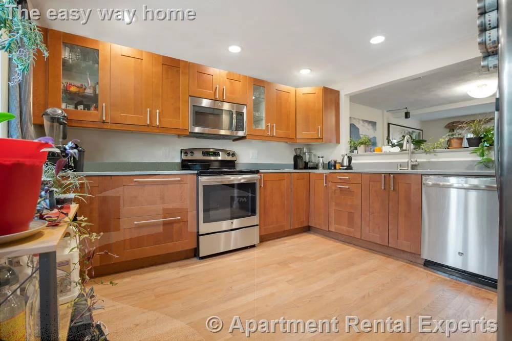 3 bed, 1 bath apartment for rent at 55 Waterhouse St, Teele Square — photo 1 of 30