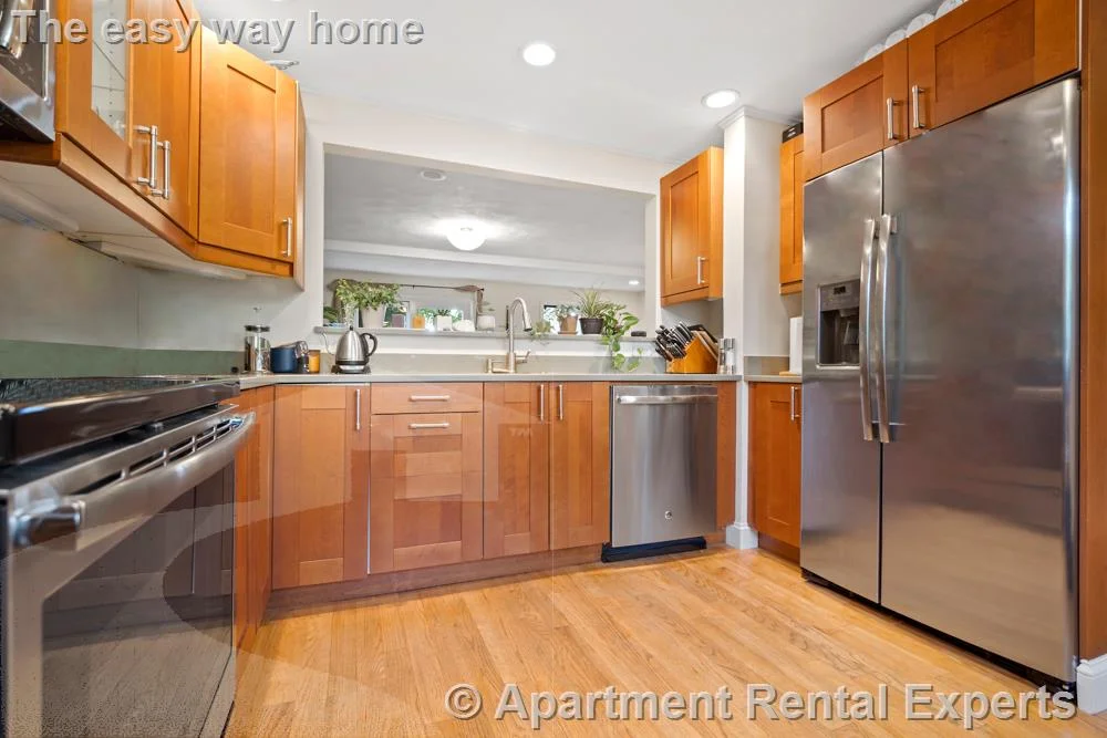 3 bed, 1 bath apartment for rent at 55 Waterhouse St, Teele Square — photo 3 of 30