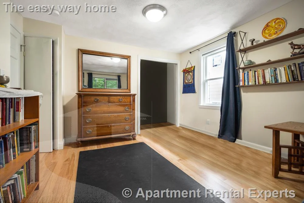 3 bed, 1 bath apartment for rent at 55 Waterhouse St, Teele Square — photo 10 of 30