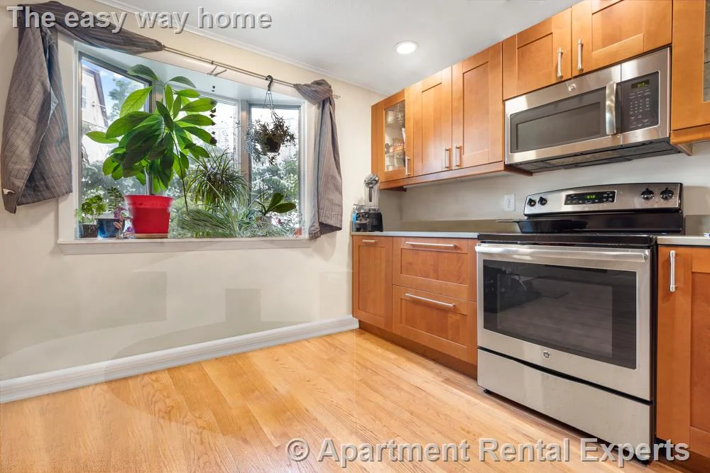 3 bed, 1 bath apartment for rent at 55 Waterhouse St, Teele Square — photo 2 of 30