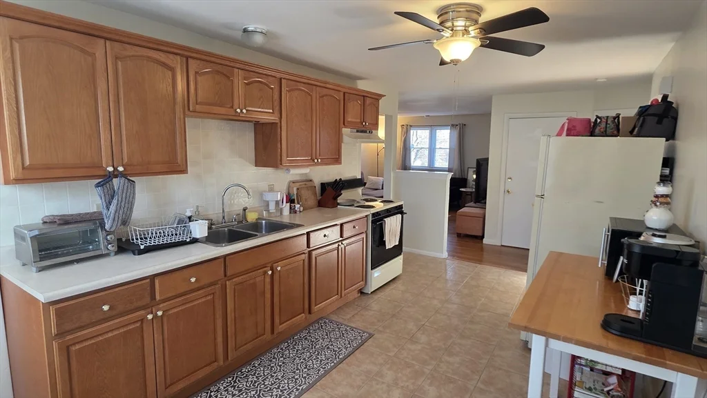 2 bed, 1 bath apartment for rent at 55 Wedgewood Rd Unit 2, Tatnuck — photo 4 of 26