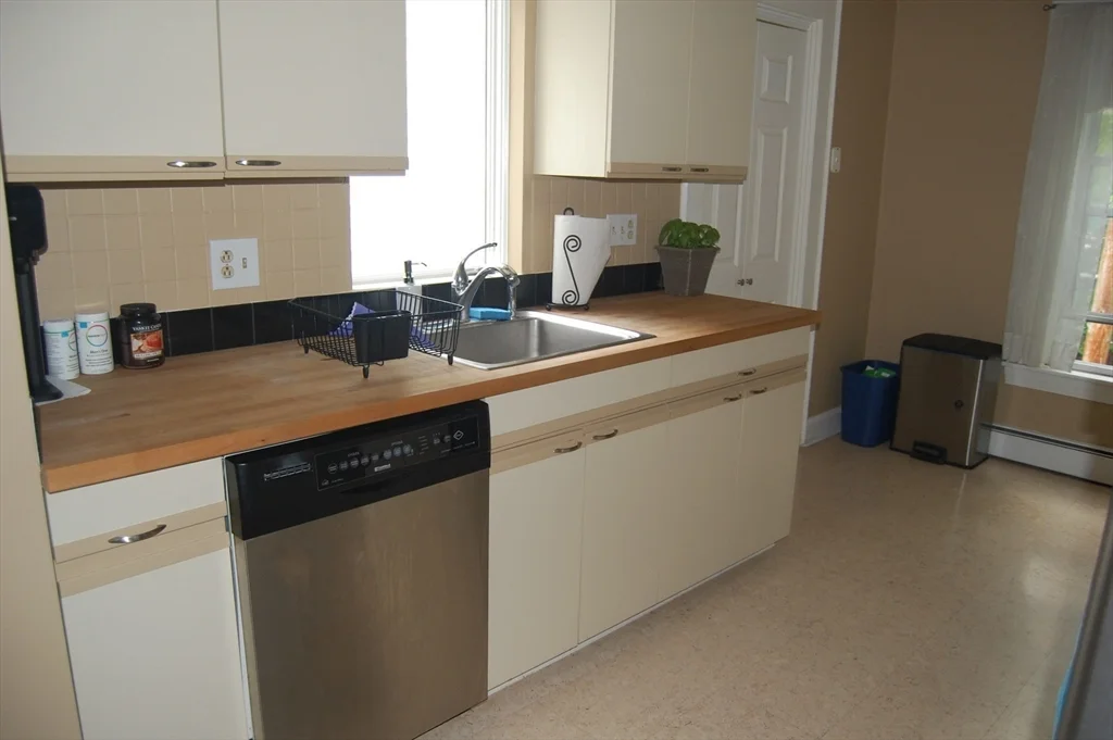 2 bed, 1 bath apartment for rent at 55 West Central St Unit 2, Natick — photo 3 of 13