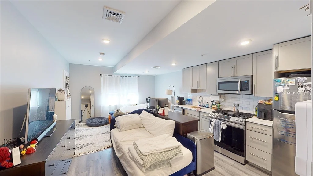 Studio bed, 1 bath apartment for rent at 55 West Fifth St Unit 607, South Boston