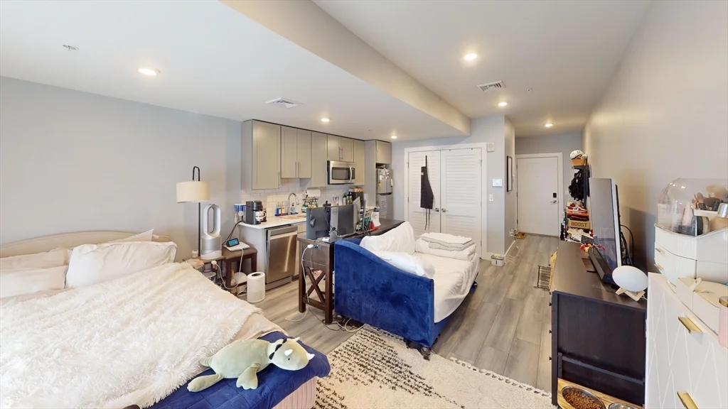 Studio bed, 1 bath apartment for rent at 55 West Fifth St Unit 607, South Boston — photo 2 of 16