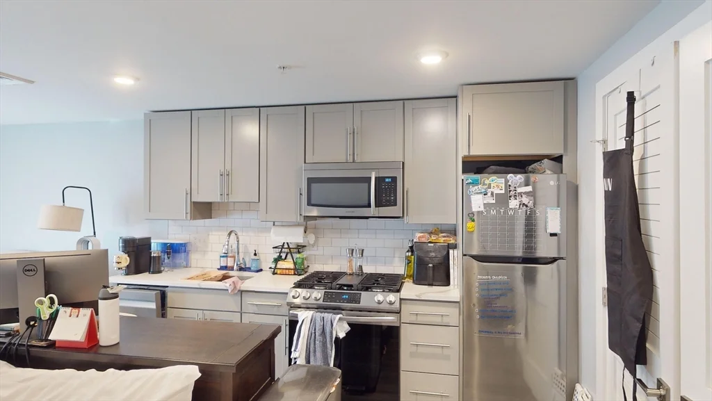 Studio bed, 1 bath apartment for rent at 55 West Fifth St Unit 607, South Boston — photo 3 of 16