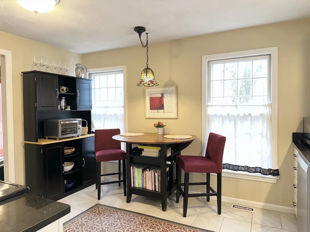 2 bed, 1 bath apartment for rent at 55 West St Unit 7, Medfield — photo 4 of 19