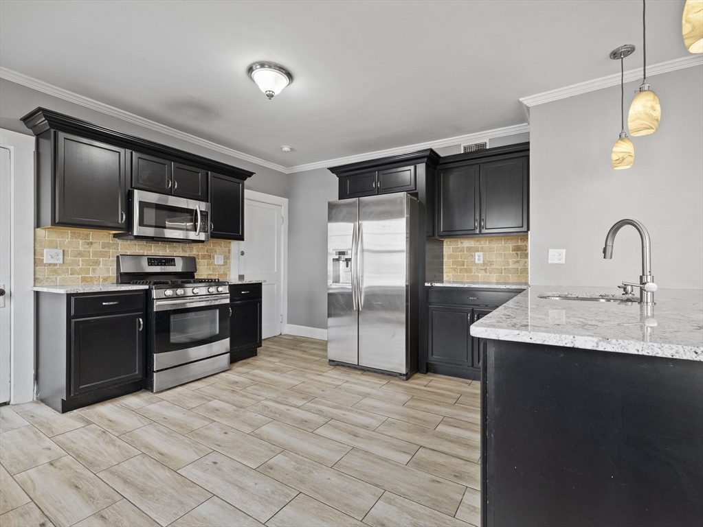 3 bed, 2 bath apartment for rent at 55 Whitten St Unit 1, Dorchester — photo 7 of 18