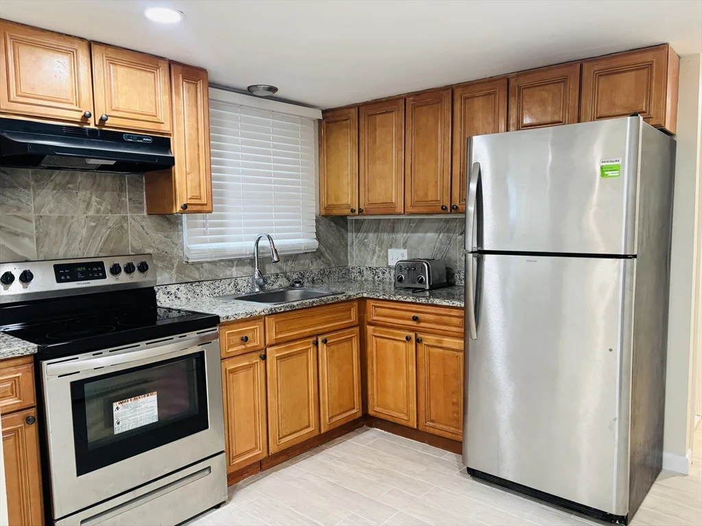 1 bed, 1 bath apartment for rent at 55 Woodlawn Ave Unit 2, Chelsea — photo 3 of 15