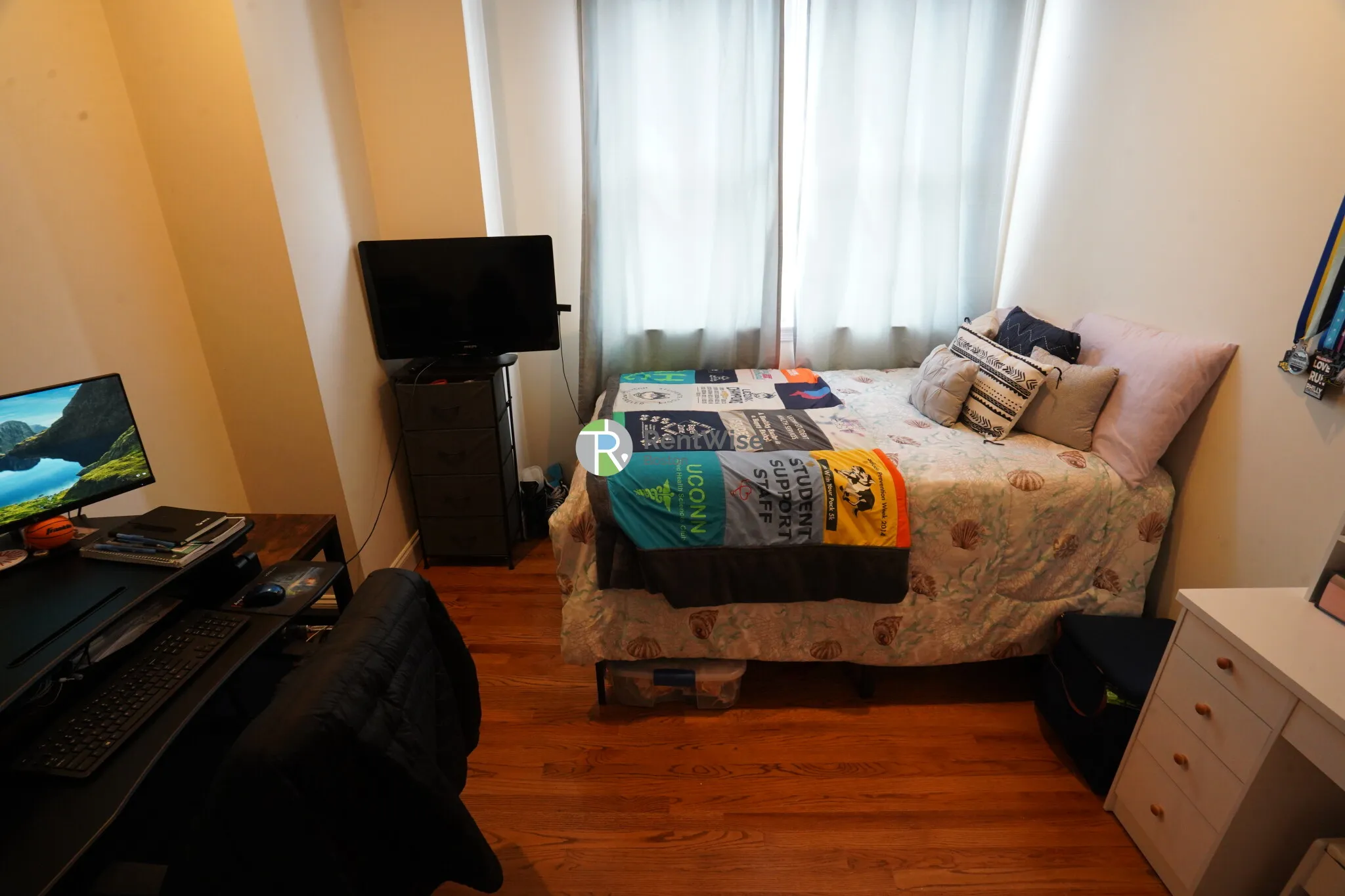2 bed, 1 bath apartment for rent at 550 3rd St Unit 1, South Boston — photo 13 of 25