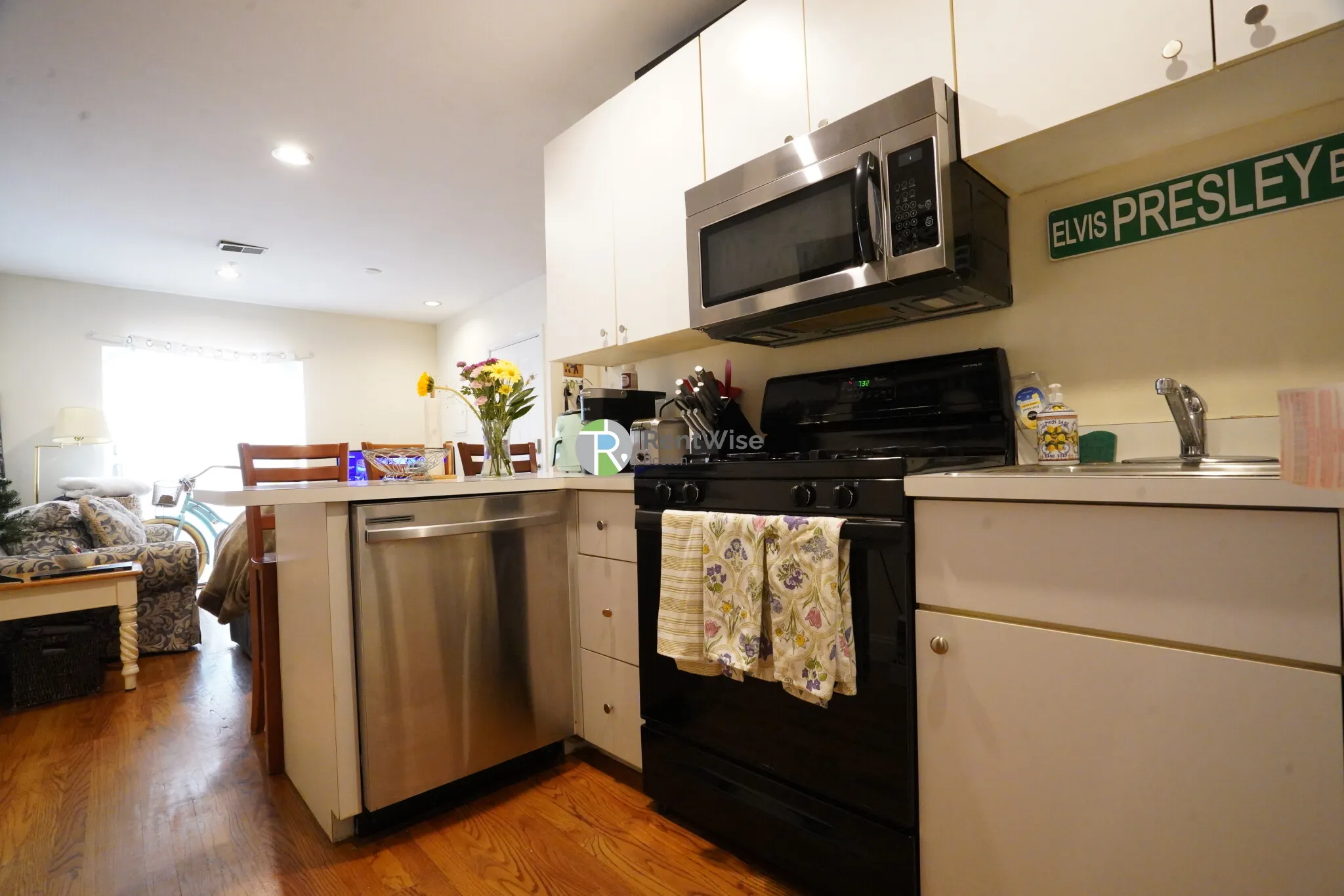 2 bed, 1 bath apartment for rent at 550 3rd St Unit 1, South Boston — photo 9 of 25