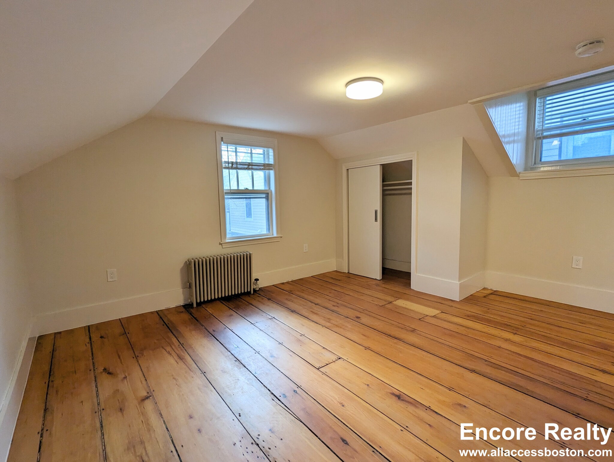3 bed, 2 bath apartment for rent at 550 Franklin St Unit S/F, Riverside — photo 12 of 18