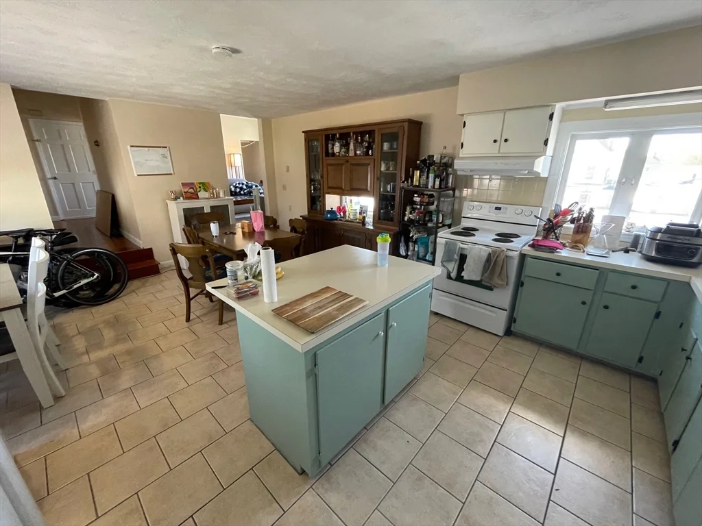 2 bed, 1 bath apartment for rent at 550 Main St Unit 2, Woburn — photo 6 of 14
