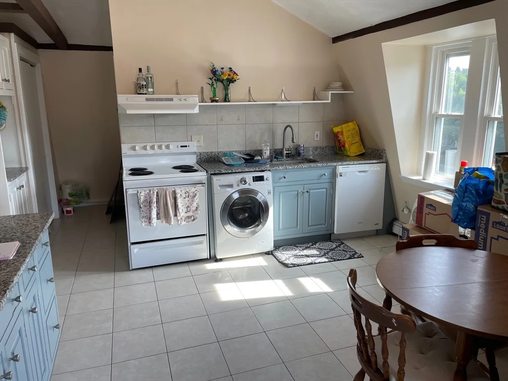 1 bed, 1 bath apartment for rent at 550 Main St Unit 3, Woburn — photo 7 of 15