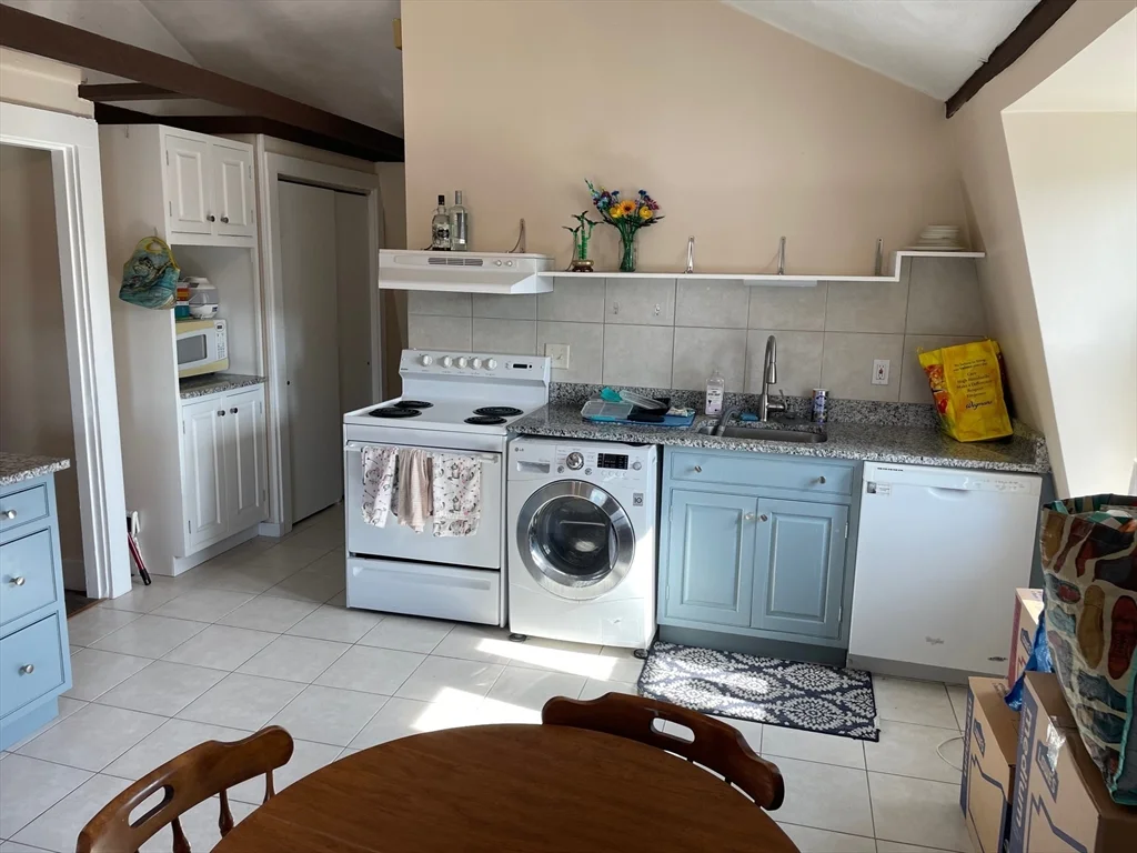 1 bed, 1 bath apartment for rent at 550 Main St Unit 3, Woburn — photo 8 of 15