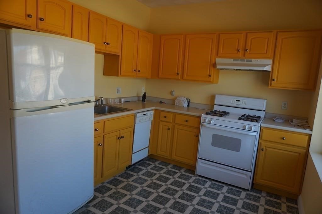 1 bed, 1 bath apartment for rent at 550 Main St Unit 6, Malden — photo 2 of 9