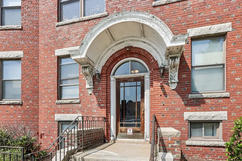 1 bed, 1 bath apartment for rent at 550 Main Unit 5, Malden — photo 4 of 24