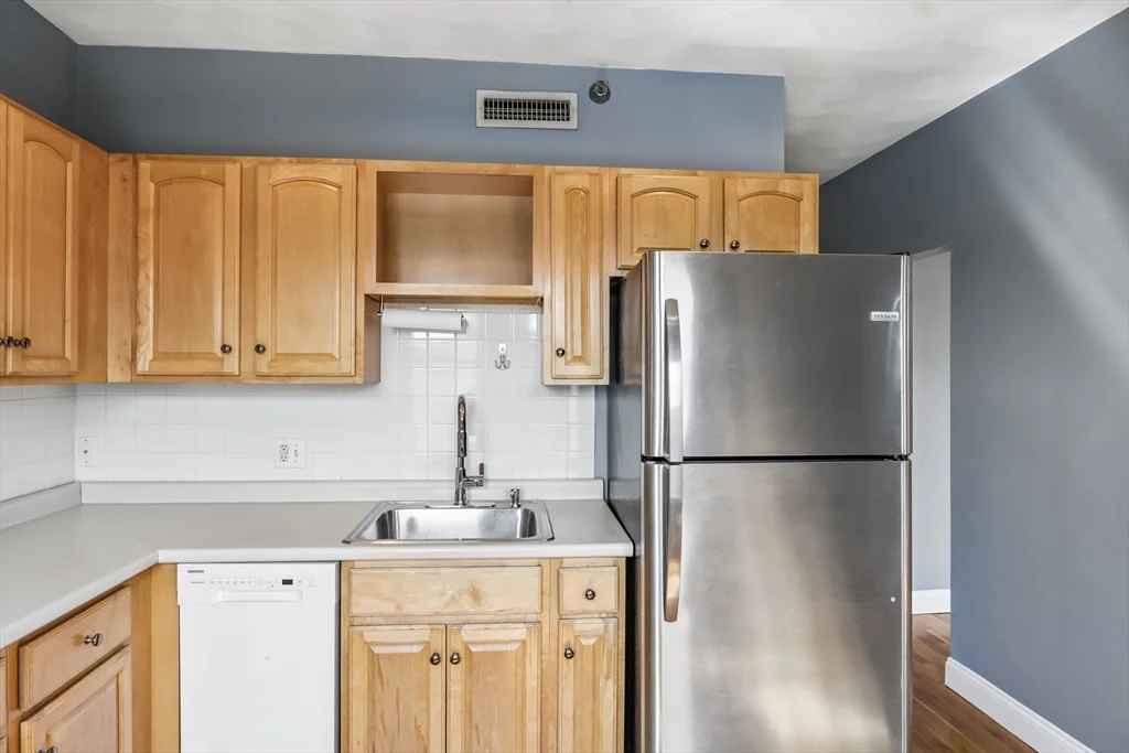 1 bed, 1 bath apartment for rent at 550 Main Unit 5, Malden — photo 12 of 24
