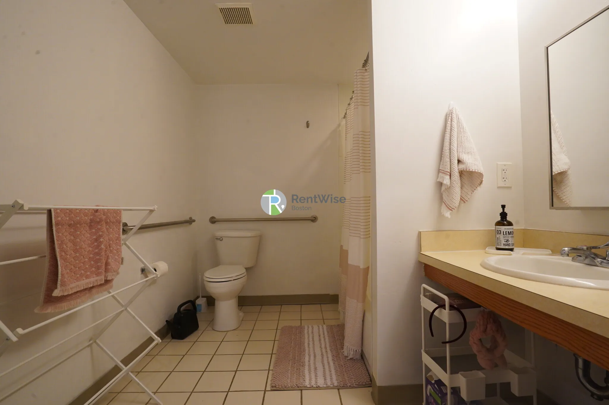 Studio bed, 1 bath apartment for rent at 550 Massachusetts Ave Unit 2, South End — photo 10 of 14