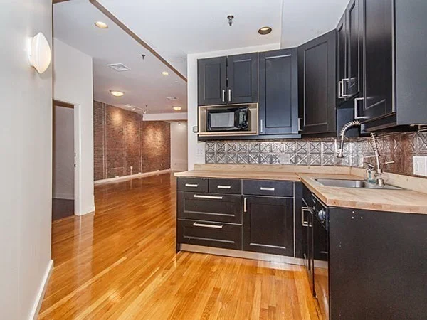 Studio bed, 1 bath apartment for rent at 551 Boylston Unit 301, Back Bay — photo 8 of 15