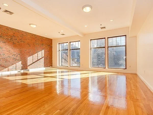 Studio bed, 1 bath apartment for rent at 551 Boylston Unit 301, Back Bay — photo 2 of 15