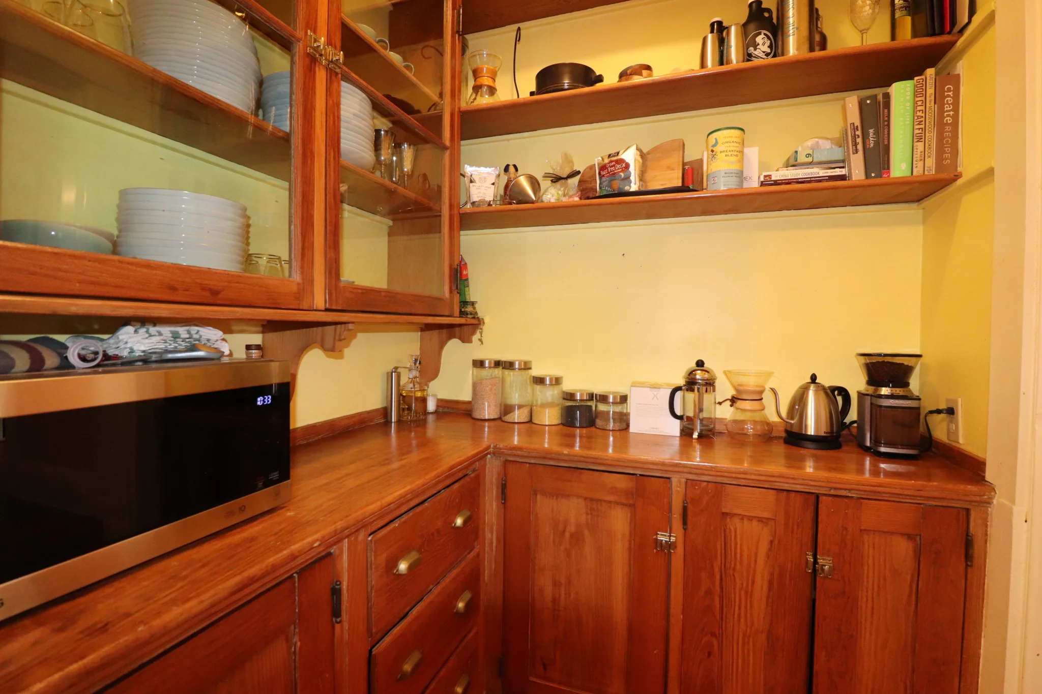 2.5 bed, 1 bath apartment for rent at 551 Brookline Ave Unit 1, Riverway Island — photo 9 of 11