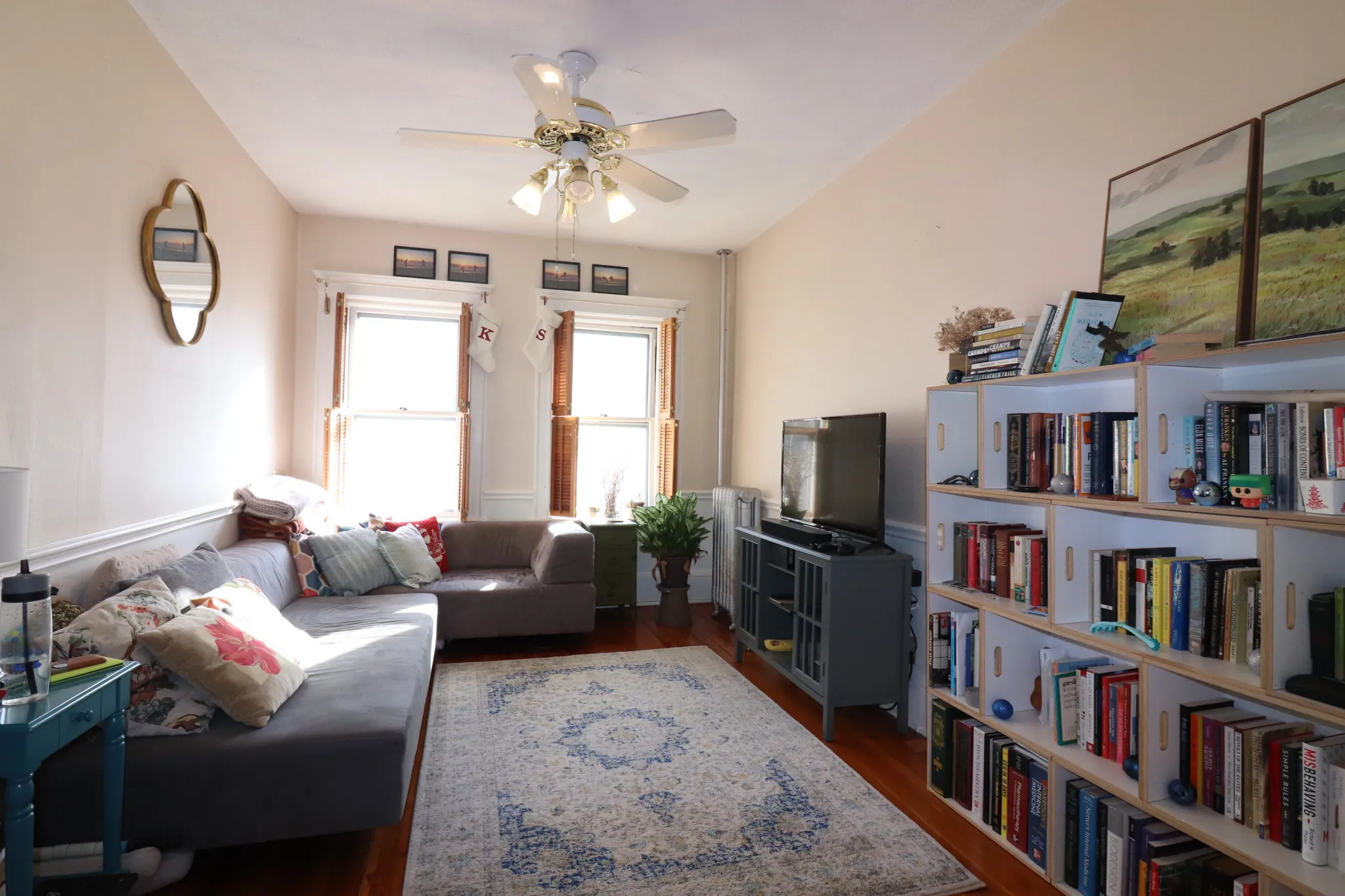 2.5 bed, 1 bath apartment for rent at 551 Brookline Ave Unit 1, Riverway Island — photo 2 of 11