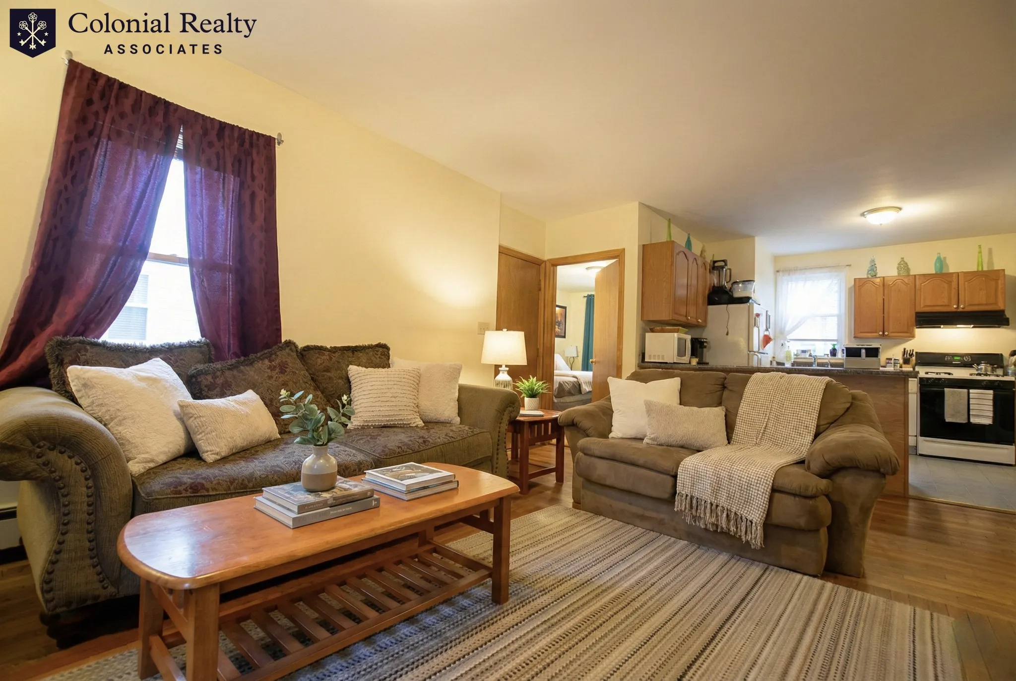 3 bed, 1 bath apartment for rent at 551 Washington St Unit 01, Oak Square — photo 4 of 6