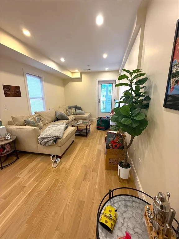 1 bed, 1 bath apartment for rent at 552 East 5th Unit 2, South Boston — photo 3 of 9