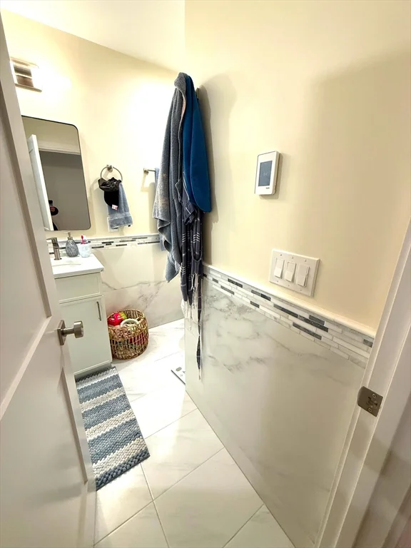 1 bed, 1 bath apartment for rent at 552 East 5th Unit 2, South Boston — photo 8 of 9