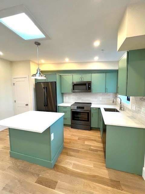 1 bed, 1 bath apartment for rent at 552 East 5th Unit 3, South Boston