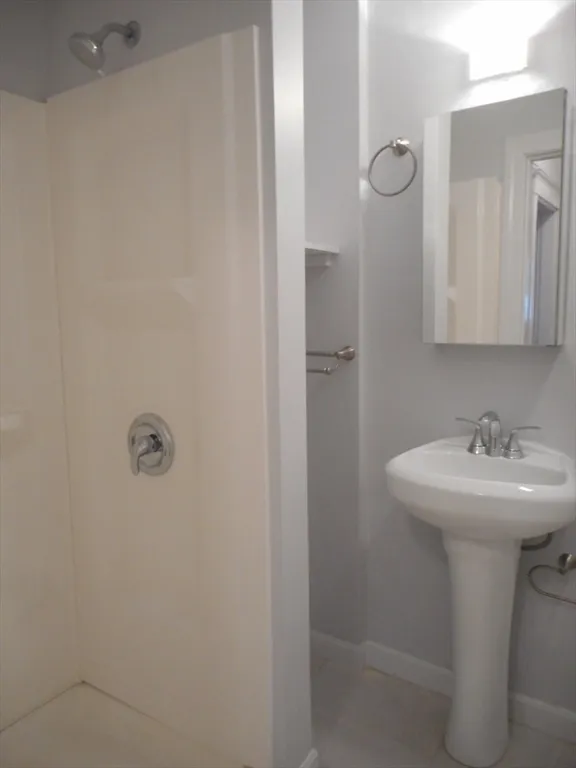 2 bed, 1 bath apartment for rent at 553 Brookline Ave Unit 1, Riverway Island — photo 2 of 6