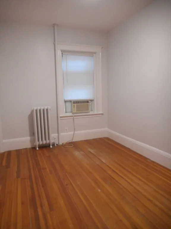 2 bed, 1 bath apartment for rent at 553 Brookline Ave Unit 1, Riverway Island — photo 4 of 6