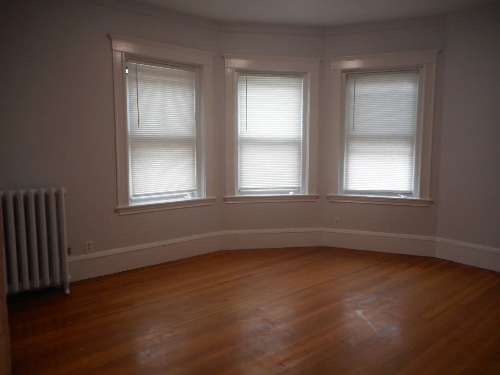 2 bed, 1 bath apartment for rent at 553 Brookline Ave Unit 5, Riverway Island — photo 6 of 6