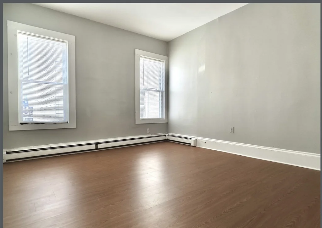 3 bed, 1 bath apartment for rent at 553 Dorchester Ave Unit 1, South Boston — photo 5 of 8