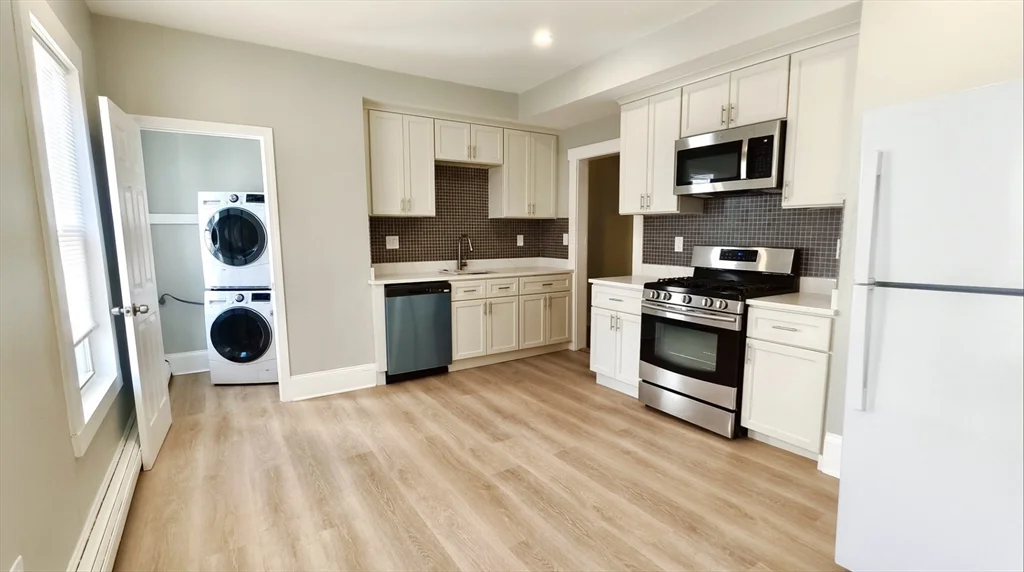 3 bed, 1 bath apartment for rent at 553 Dorchester Ave Unit 1, South Boston