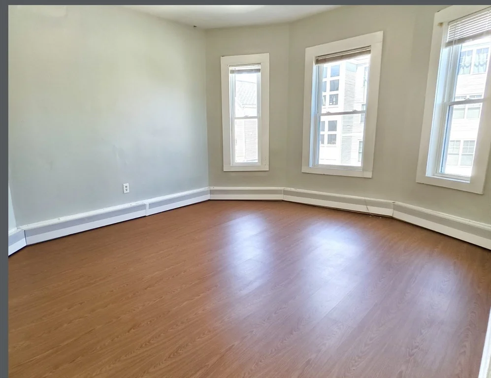 3 bed, 1 bath apartment for rent at 553 Dorchester Ave Unit 1, South Boston — photo 7 of 8