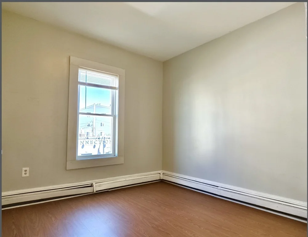 3 bed, 1 bath apartment for rent at 553 Dorchester Ave Unit 1, South Boston — photo 4 of 8
