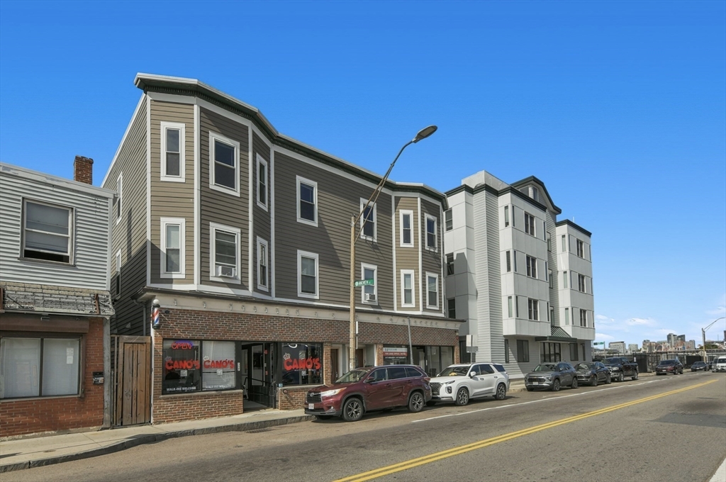 3 bed, 1 bath apartment for rent at 553 Dorchester Ave Unit 2, South Boston — photo 1 of 17