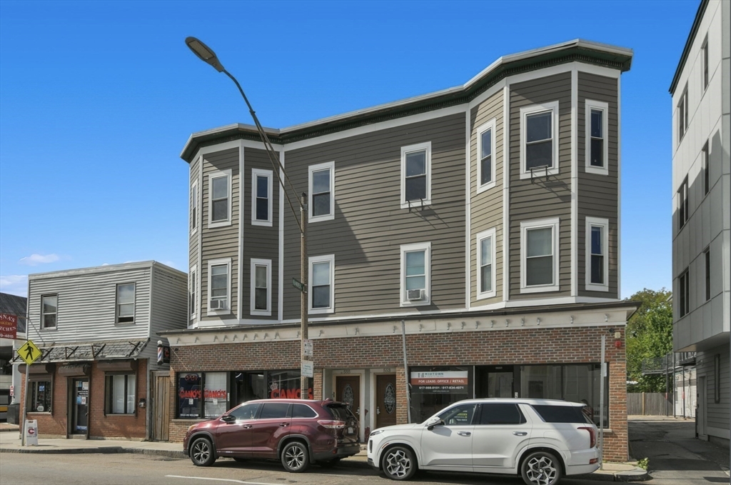 3 bed, 1 bath apartment for rent at 553 Dorchester Ave Unit 2, South Boston — photo 3 of 17