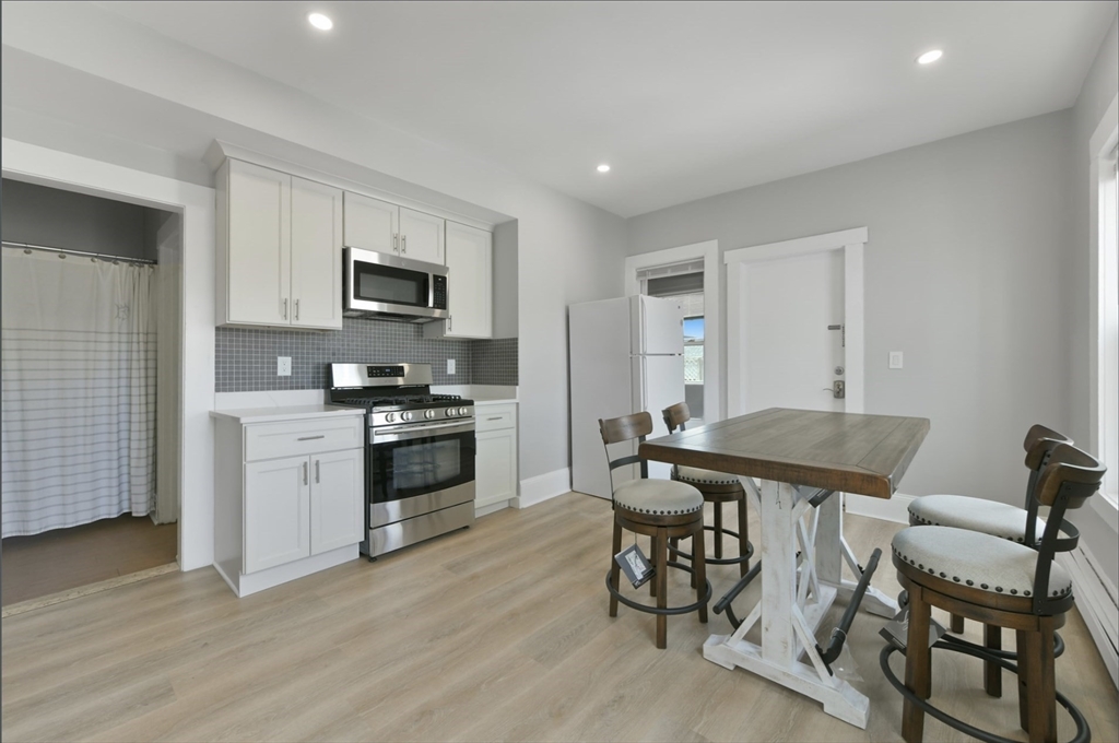3 bed, 1 bath apartment for rent at 553 Dorchester Ave Unit 2, South Boston — photo 4 of 17