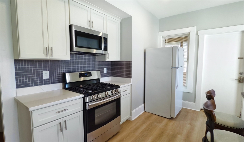 3 bed, 1 bath apartment for rent at 553 Dorchester Ave Unit 2, South Boston — photo 13 of 17
