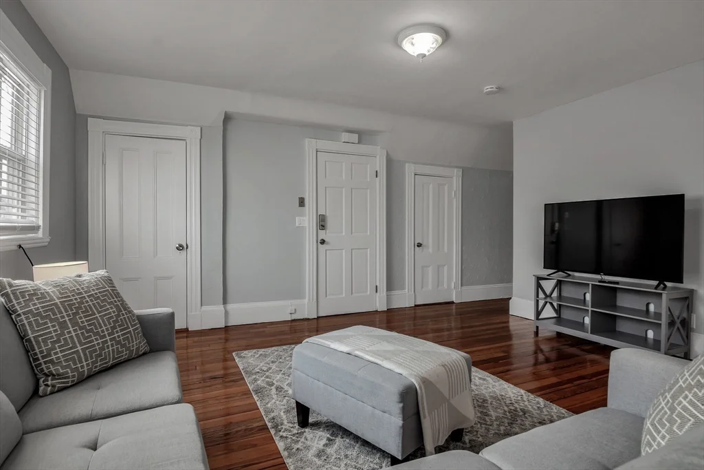 2 bed, 1 bath apartment for rent at 553 Main St Unit 3, Medford — photo 16 of 19